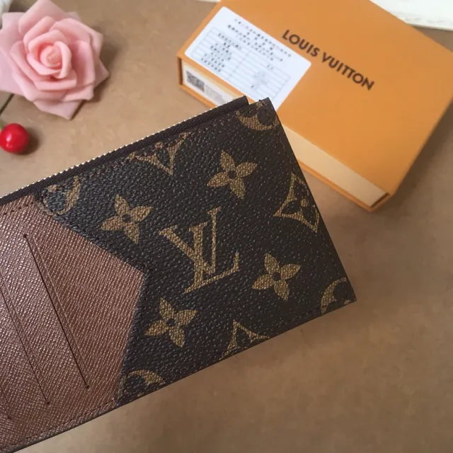 Louis Vuitton काला जिपर वाली बंद टेक्स्चर्ड लेदर कार्ड होल्डर 20