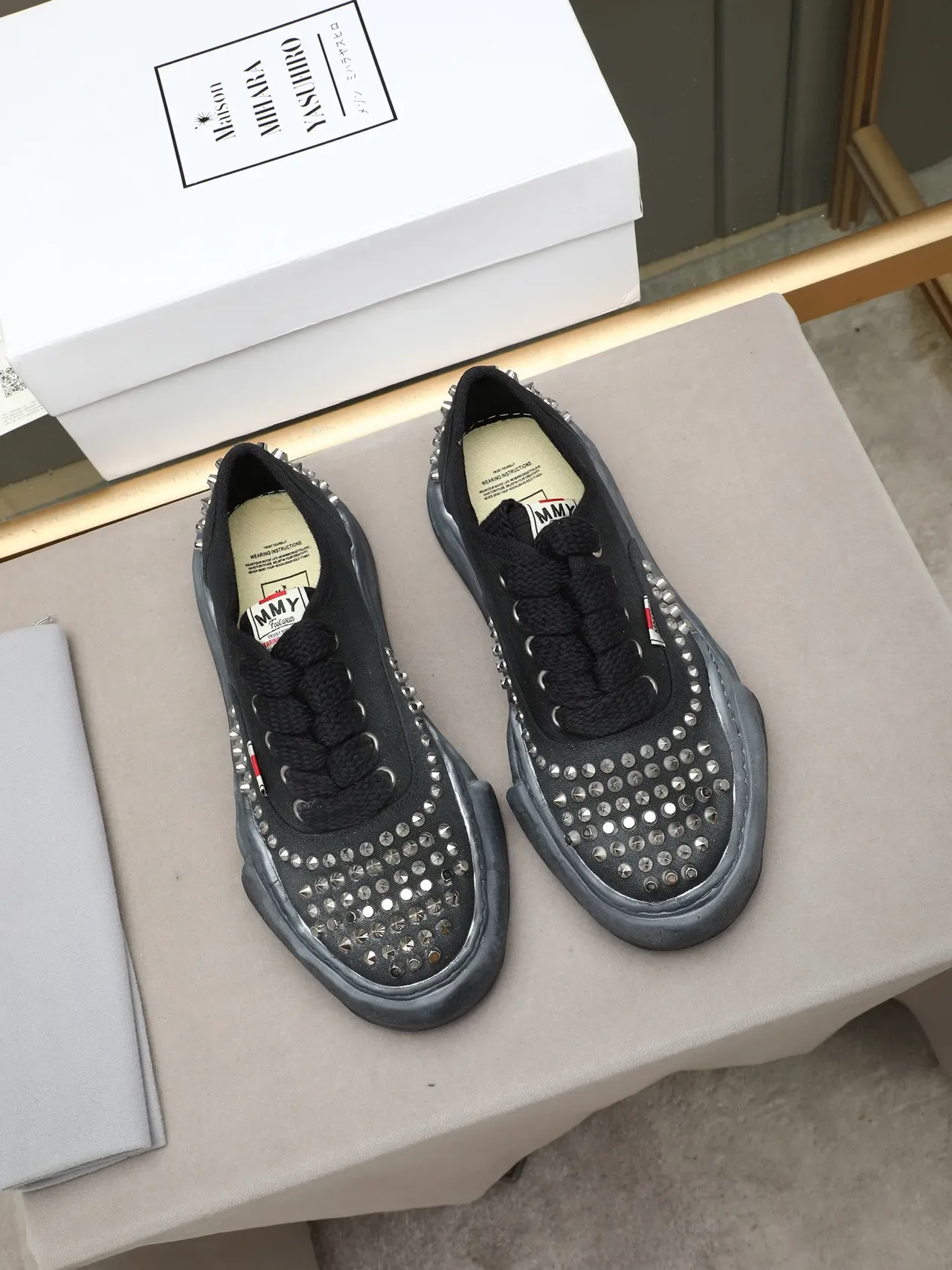MMY Zapatillas Low Top Lona Negro Tachonado 2