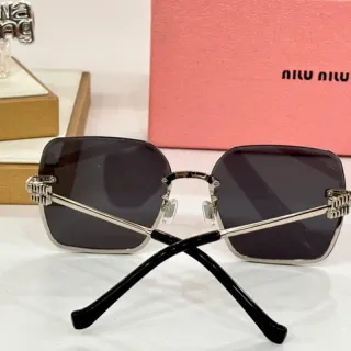 Miu Miu نظارات شمسية إطار مربع أسود فضي بدون حواف أمامية