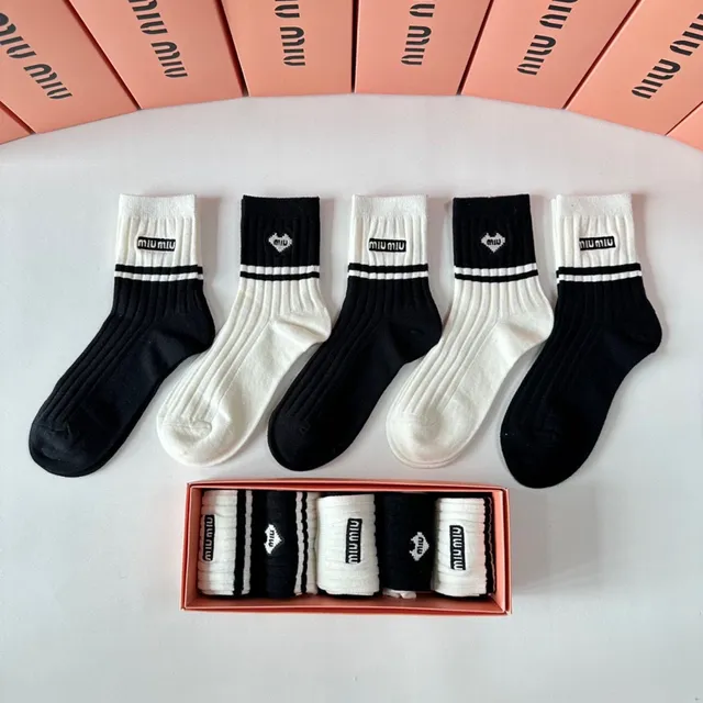 Miu Miu Black White Ribbed Knit Cuffed Ankle Socks 4