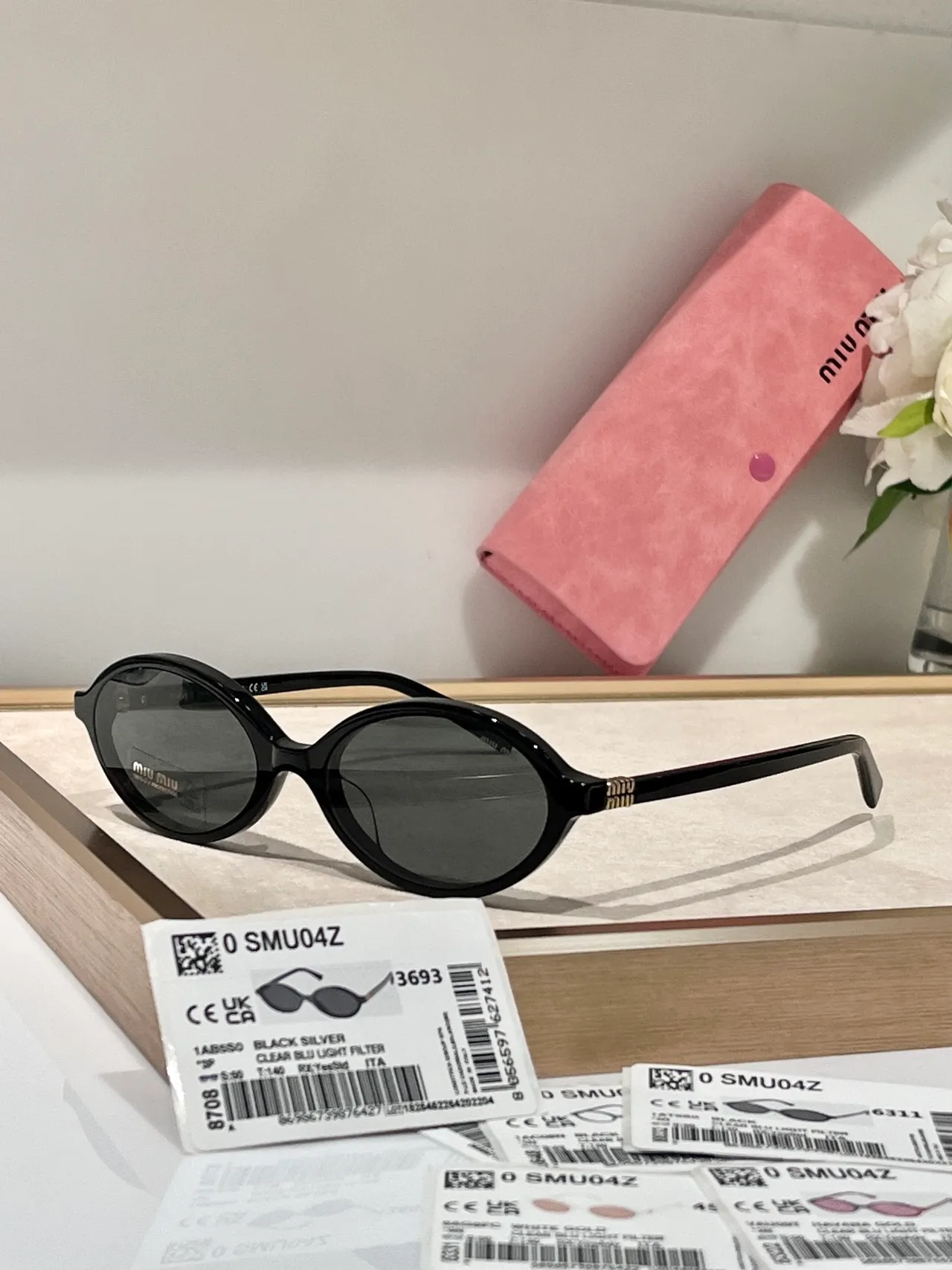 Miu Miu SMU04Z 奶油色椭圆形醋酸太阳镜 5