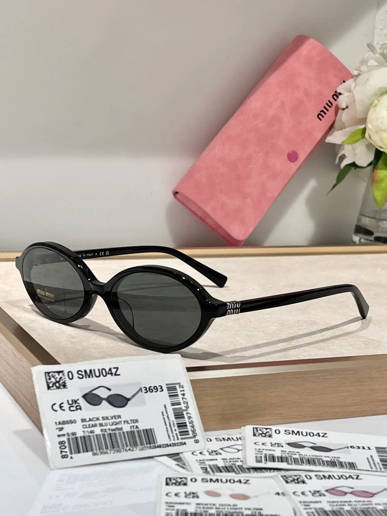 Miu Miu SMU04Z 奶油色椭圆形醋酸太阳镜 6
