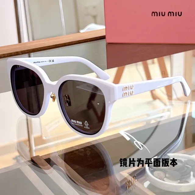 Miu Miu Wander Tortoiseshell Cat-Eye Sunglasses 9