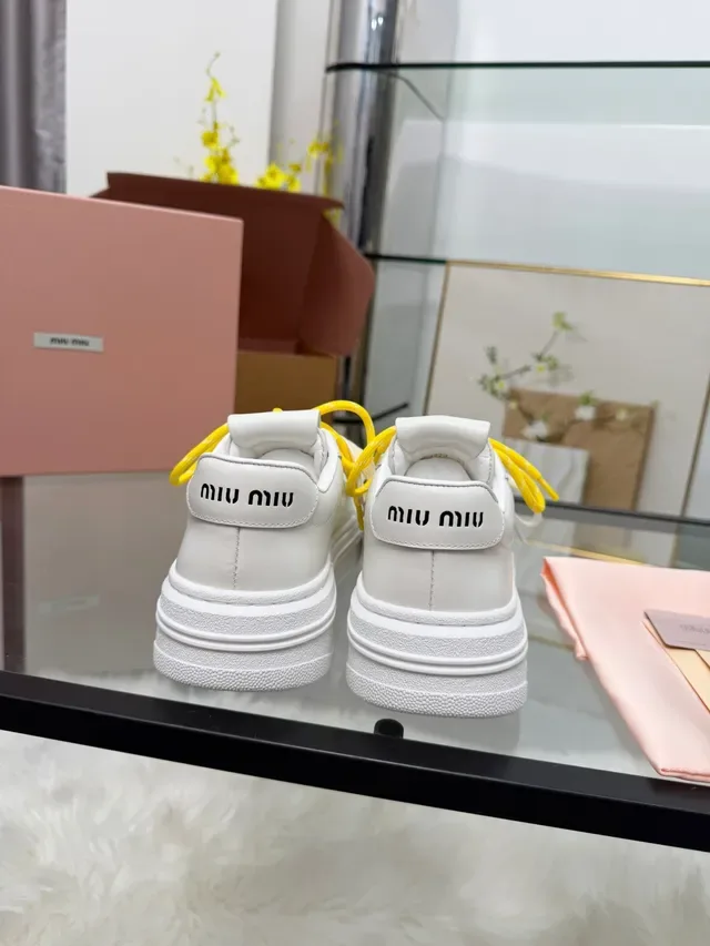 Miu Miu Wander 白色黄色皮革厚底平台鞋生活方式运动鞋 3