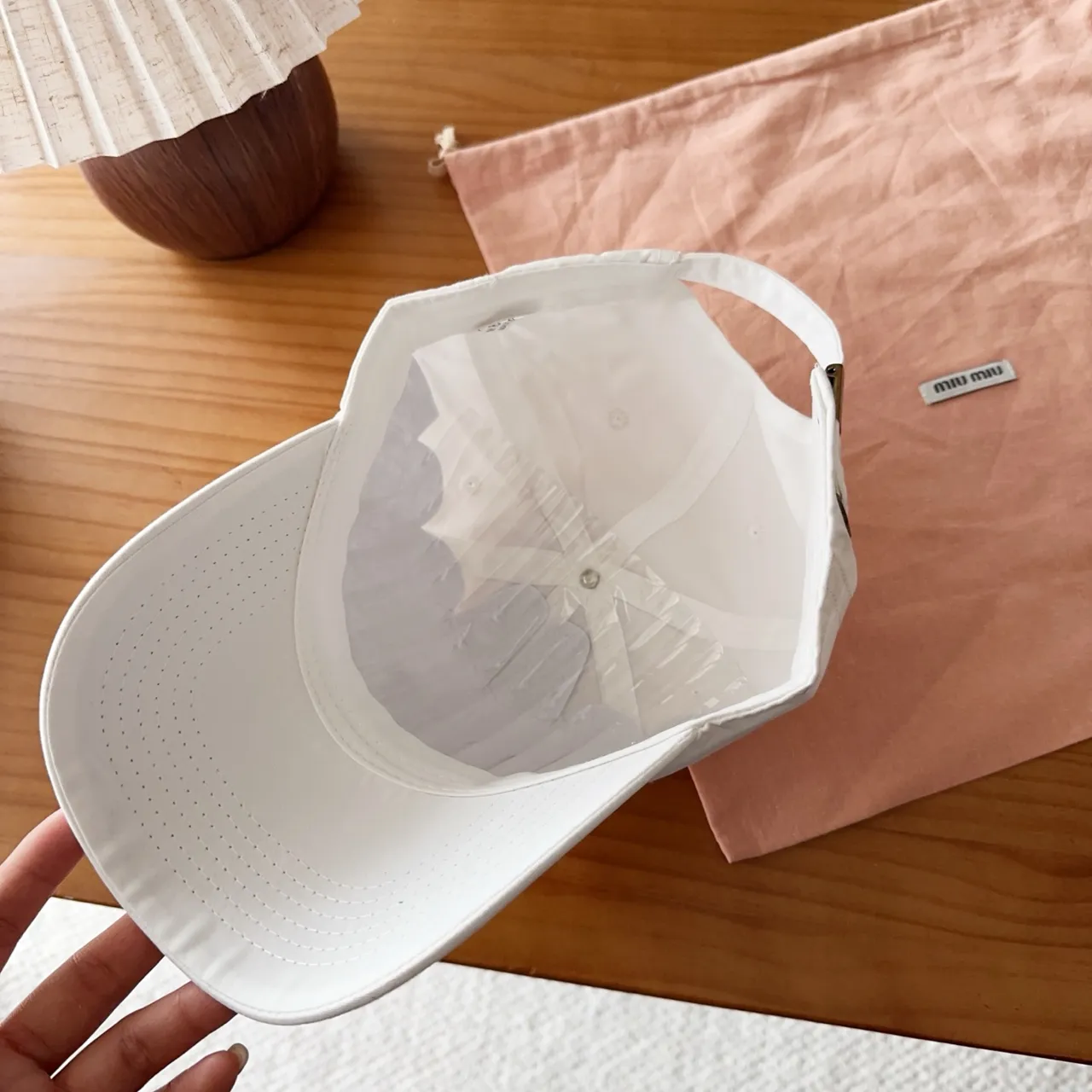 Miu Miu x New Balance Colaborativa Logo Bordado Gorra de béisbol Blanca 5
