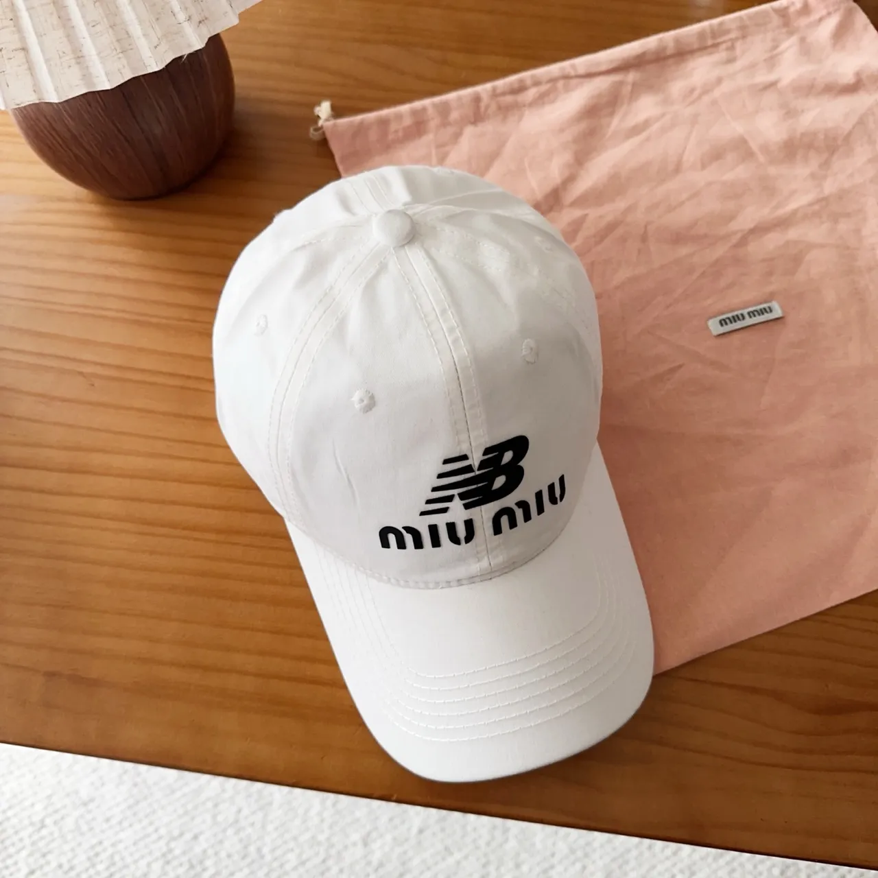 Miu Miu x New Balance Colaborativa Logo Bordado Gorra de béisbol Blanca 7