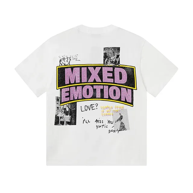 تي شيرت Mixed Emotion أبيض ووردي بطباعة جرافيك ستايل كولاج 3