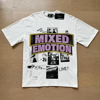 تي شيرت Mixed Emotion أبيض ووردي بطباعة جرافيك ستايل كولاج 5