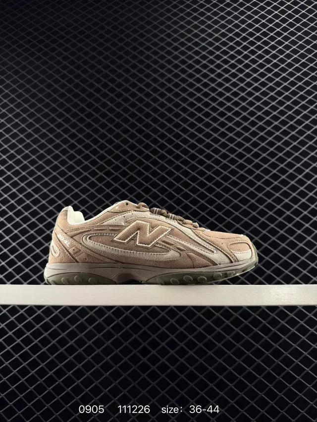 New Balance 111226 Marron Beige Silhouette Rétro Empiñadura Suede-Mesh Híbrida Chaussures Lifestyle 6