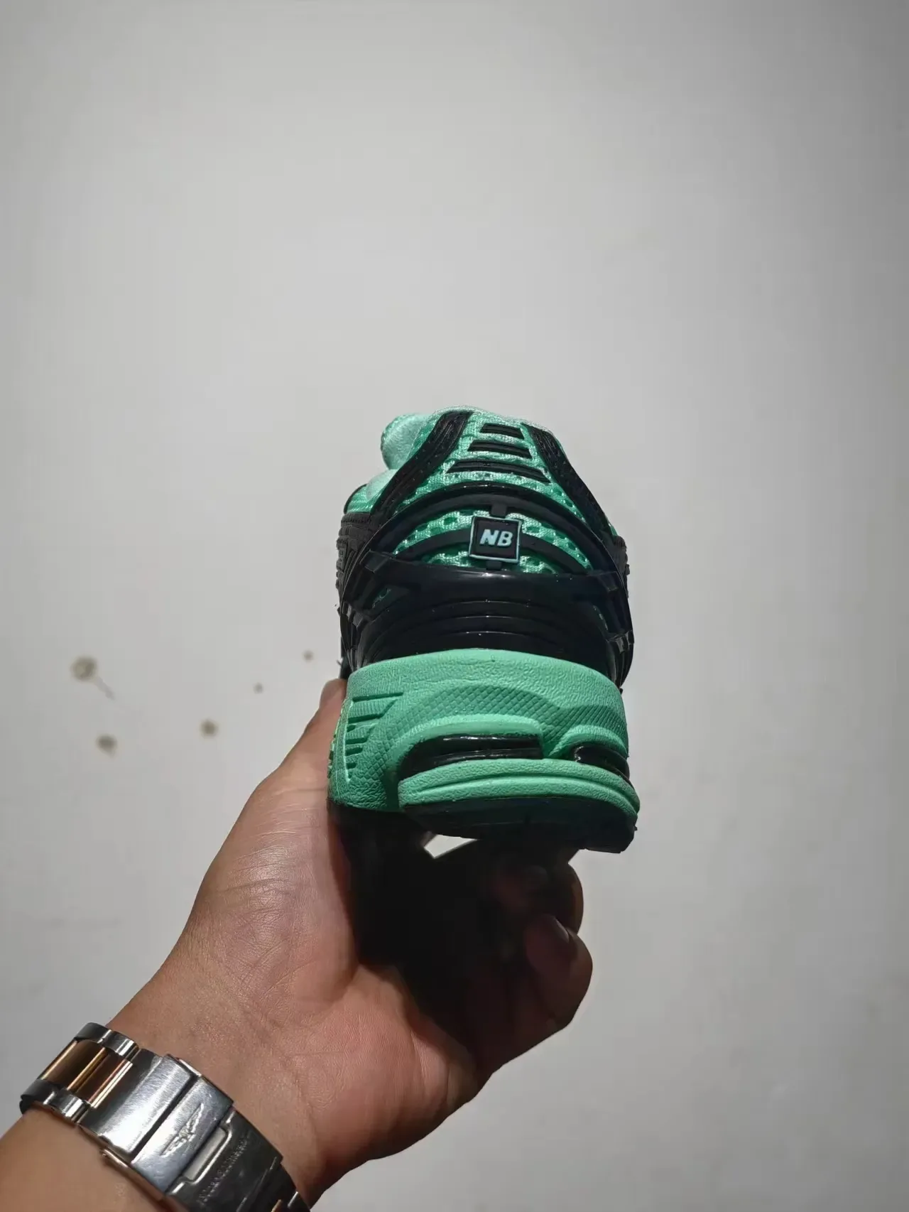 New Balance 1200 मिंट ग्रीन ब्लैक रनिंग शूज़ 2