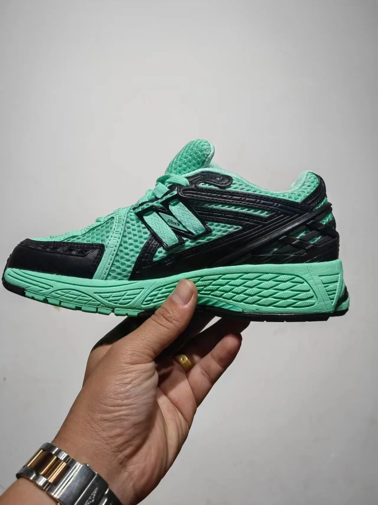 New Balance 1200 मिंट ग्रीन ब्लैक रनिंग शूज़ 3