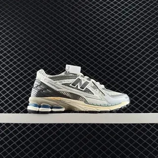 New Balance 2002R Gray Black স্তরযুক্ত জাল এবং সিন্থেটিক উপরের অংশ রেট্রো রানার সিলহুয়েট চংকি স্নিকার্স