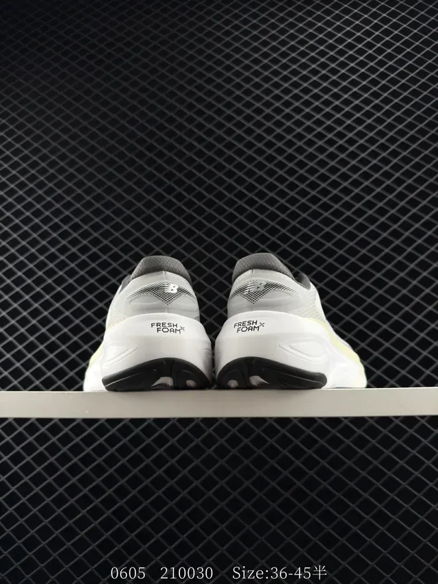New Balance 471 ग्रे व्हाइट चंकी मिडसोल रिट्रो-प्रेरित लाइफस्टाइल स्नीकर 6