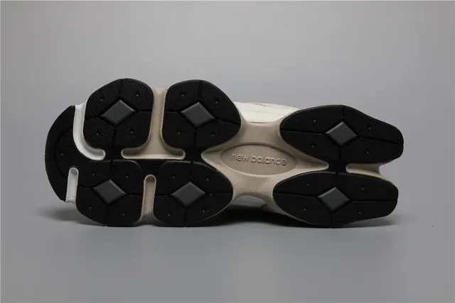 New Balance 9060 Bege Tênis Lifestyle de Camurça e Malha em Camadas 6