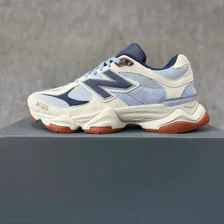 New Balance 9060 Beige Navy Upper en matériau multiple Suela sculptée Sneakers chunky
