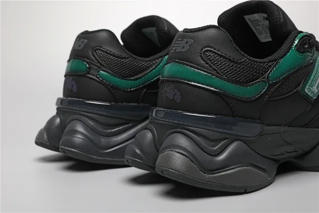 New Balance 9060 Sneakers Chunky pretos e verdes 2