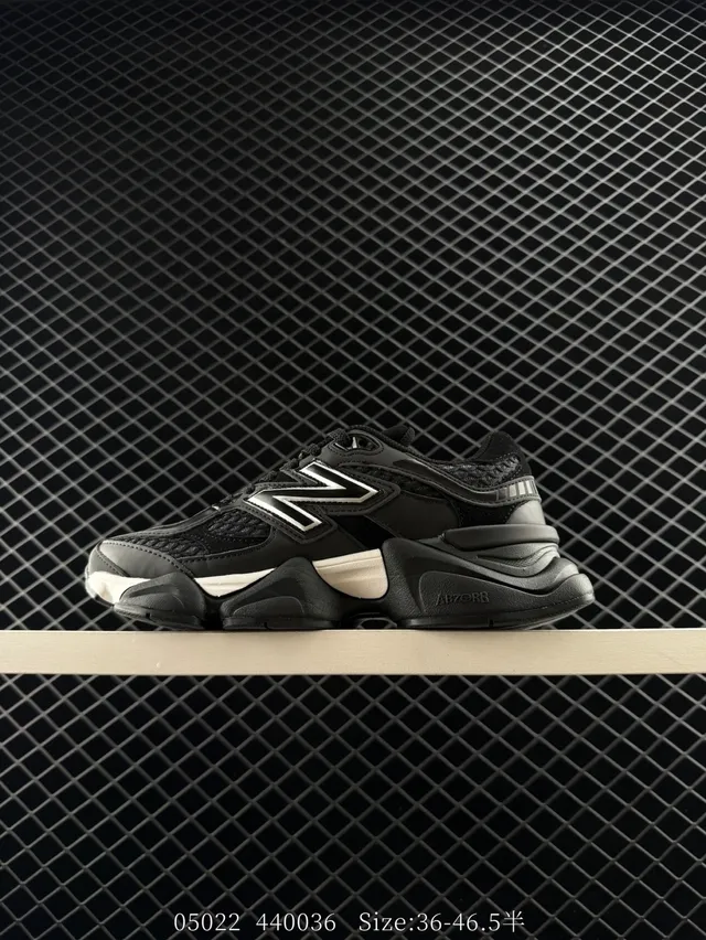 New Balance 9060 Tênis Chunky Pretos e Brancos 5