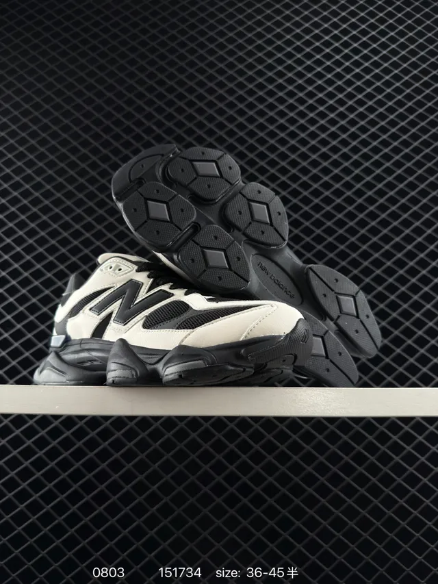 New Balance 9060 Off-White e Black Chunky Sneakers 3