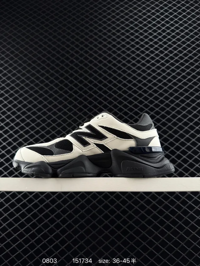 New Balance 9060 Off-White e Black Chunky Sneakers 7