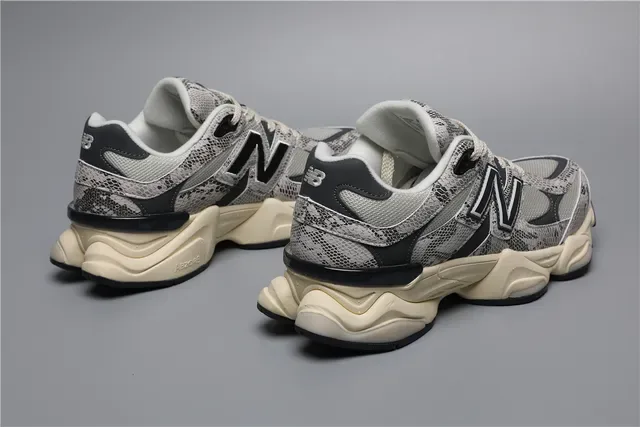 New Balance 9060 حذاء رياضي أسلوب حياة مطبوع بخطوط جلد الثعبان 3