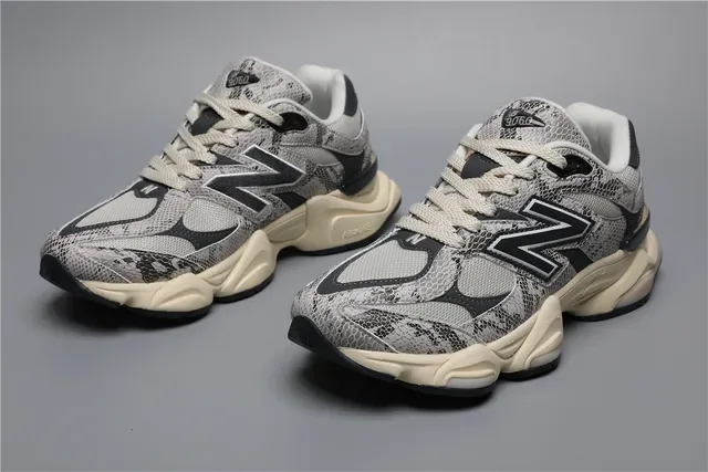 New Balance 9060 حذاء رياضي أسلوب حياة مطبوع بخطوط جلد الثعبان 5
