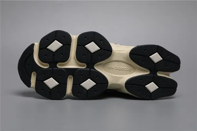 New Balance 9060 حذاء رياضي أسلوب حياة مطبوع بخطوط جلد الثعبان 6
