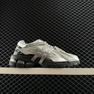 New Balance 906A হালকা ধূসর এবং কালো চাংকি স্নিকার
