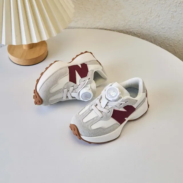 New Balance भूरा काला रेट्रो रनर लेयर्ड सूड-मेश लाइफस्टाइल स्नीकर 16