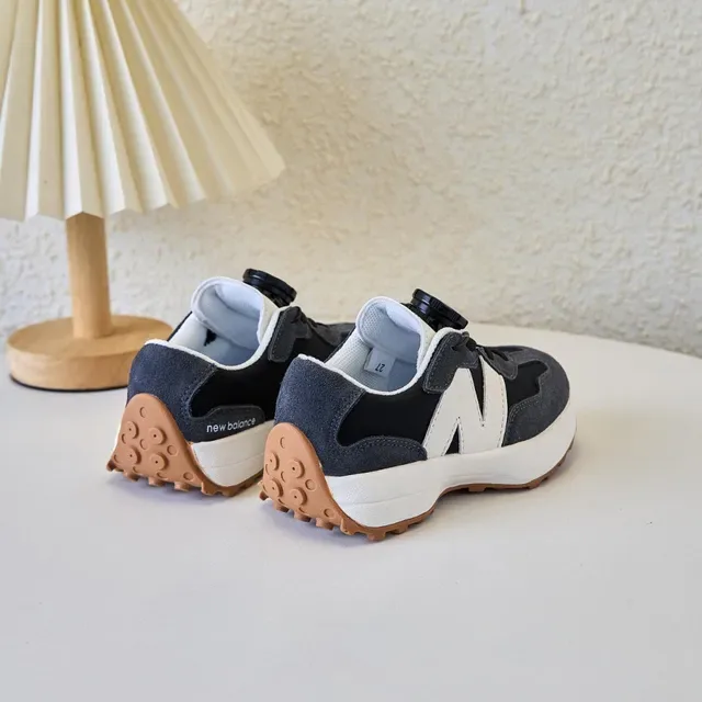 New Balance भूरा काला रेट्रो रनर लेयर्ड सूड-मेश लाइफस्टाइल स्नीकर 20