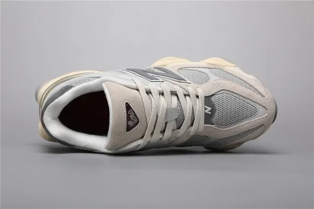 New Balance Tênis Lifestyle Bege Cinza Solado Intermediário Camadas Malha E Camurça 7