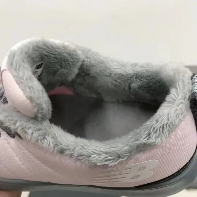 New Balance sneakers lifestyle noir blanc avec partie supérieure matelassée, col doublé en peluche 8