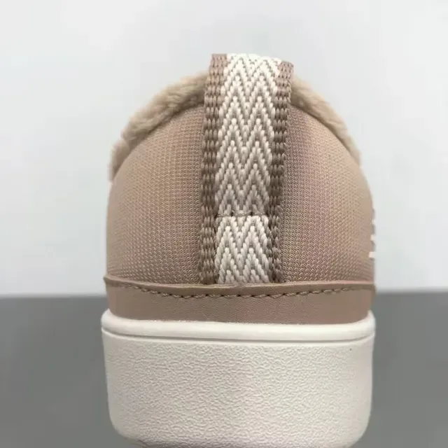 New Balance sneakers lifestyle noir blanc avec partie supérieure matelassée, col doublé en peluche 19