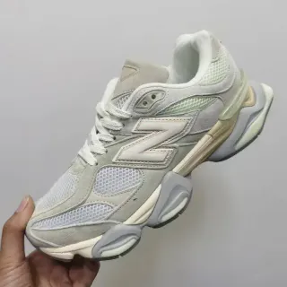 New Balance ग्रे हरा मिडसोल मिक्स्ड मटेरियल अपर चंकी स्नीकर
