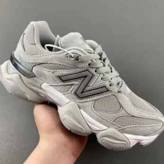 New Balance 灰白 多层鞋底 网面和麂皮鞋面 厚底运动鞋