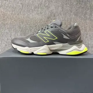 New Balance 灰色黄色多层中底网面和合成覆盖上层厚底运动鞋