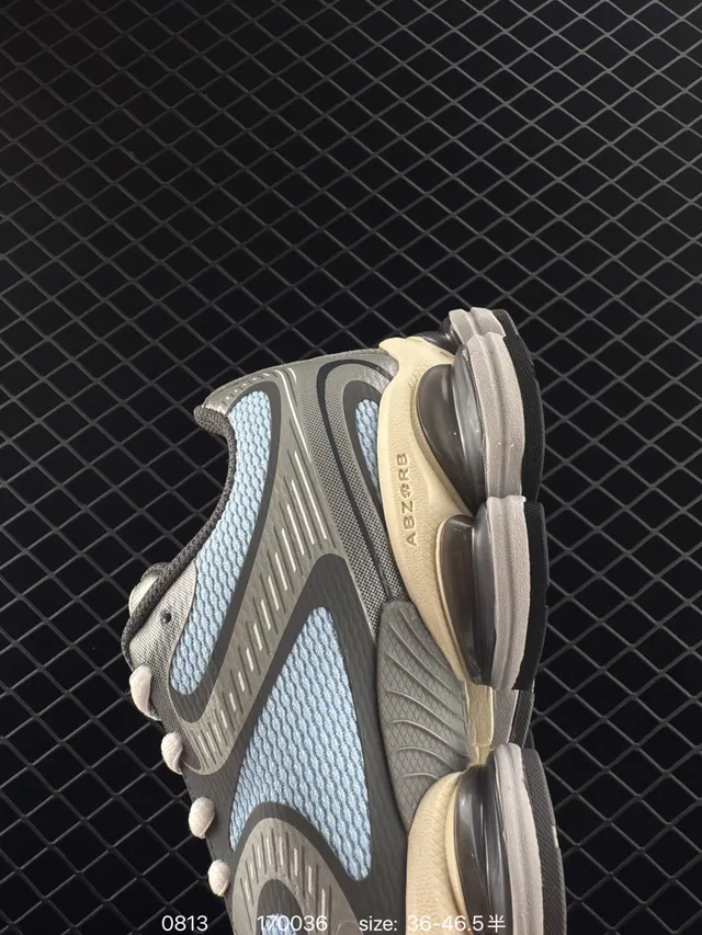 New Balance M2000 灰蓝 网布和合成材质上层 轻微点缀面板 厚底运动鞋 2