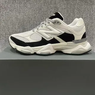 New Balance blancas y negras suela con capas malla y panel de ante zapatillas chunky