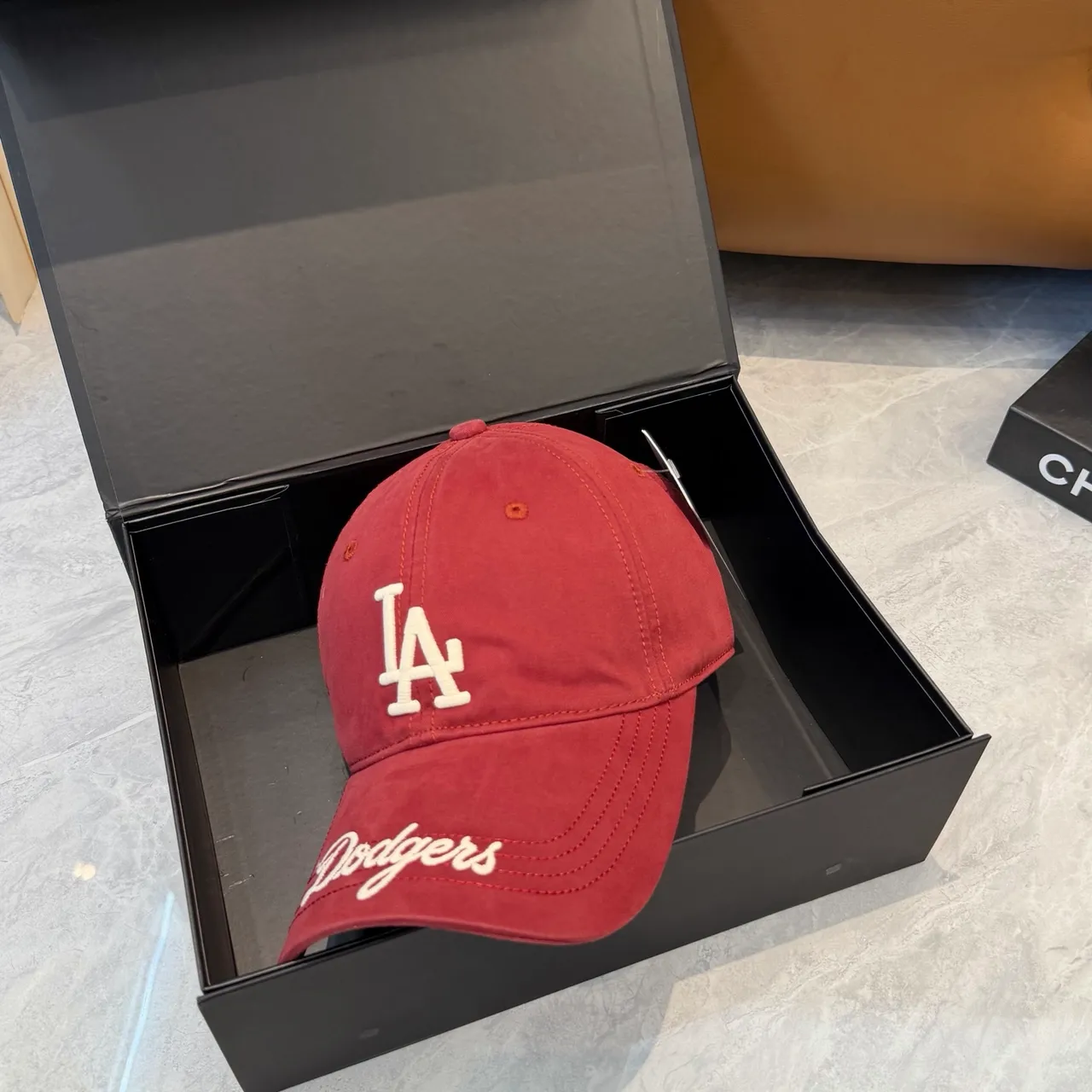 New Era 酒红白立体六面板刺绣标志棒球帽 3