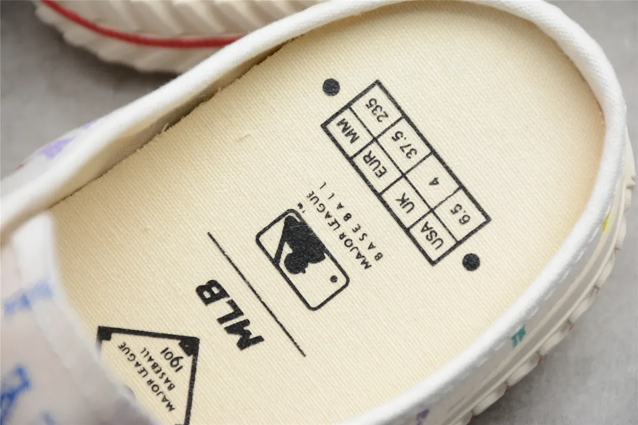New Era NY Monograma Lona Slip-On Lifestyle Sneakers 3