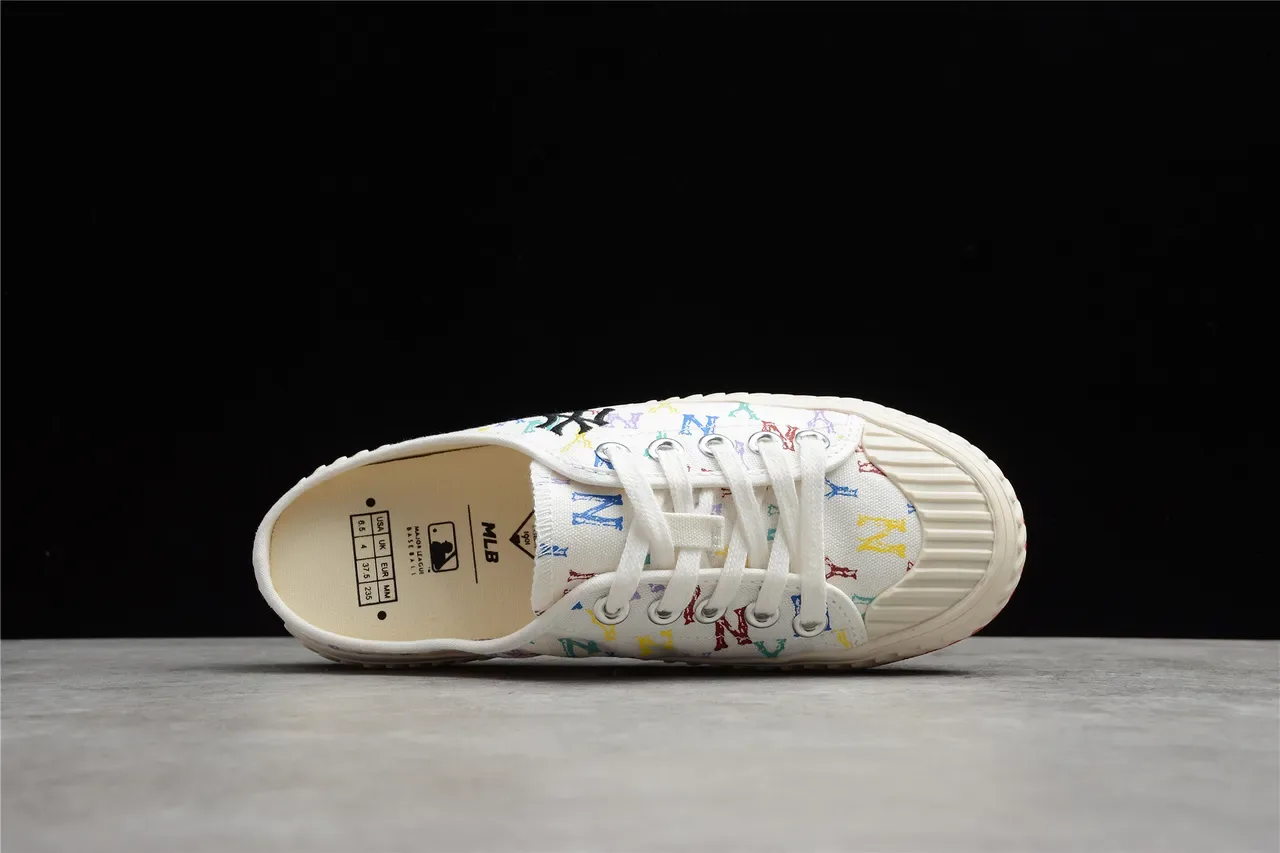 New Era NY Monograma Lona Slip-On Lifestyle Sneakers 10
