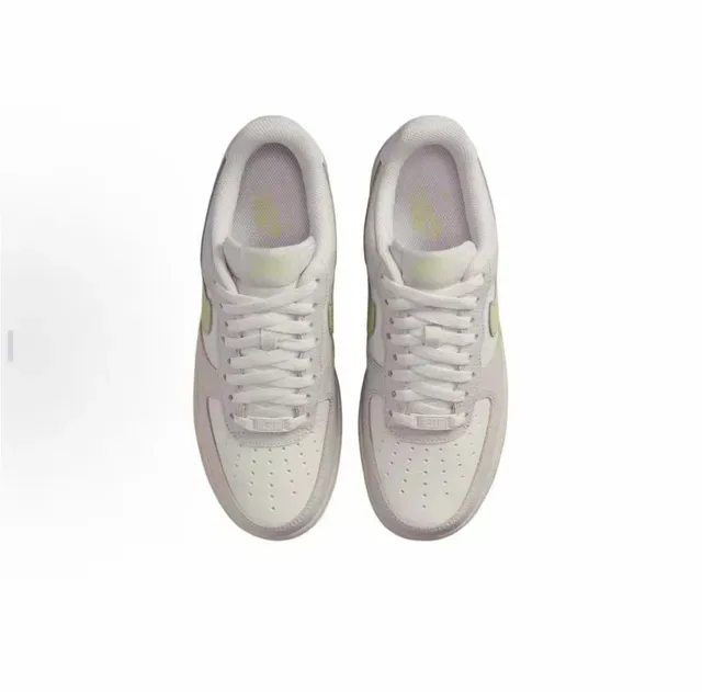 Nike Air Force 1 米色绿色低帮皮革鞋面生活方式运动鞋 3