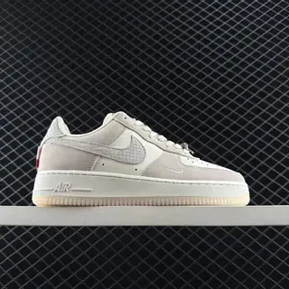 نيكي Air Force 1 حذاء أسلوبي بيج مع Swoosh متموج