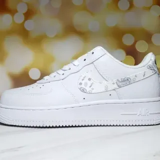 Nike Air Force 1 أحذية أسلوب حياة بيضاء مطبوعة بندانا