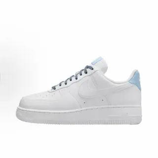 Nike Air Force 1 blanc et bleu low-top perforé à l'orteil sneakers lifestyle