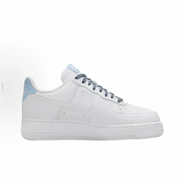 Nike Air Force 1 blanco y azul low-top perforado en el dedo del pie lifestyle sneakers 4