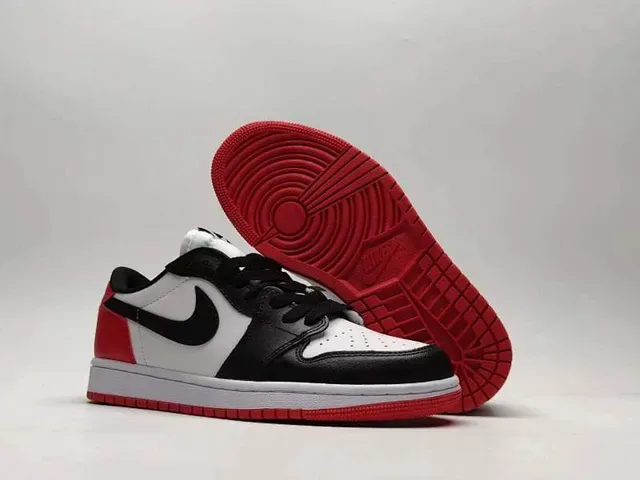 Nike Air Jordan 1 Black Red Low-Top Leather Upper Lifestyle Sneakers 2