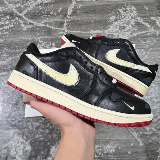 نيك إير جوردن 1 Low Black Cream Red حذاء أسلوب حياة