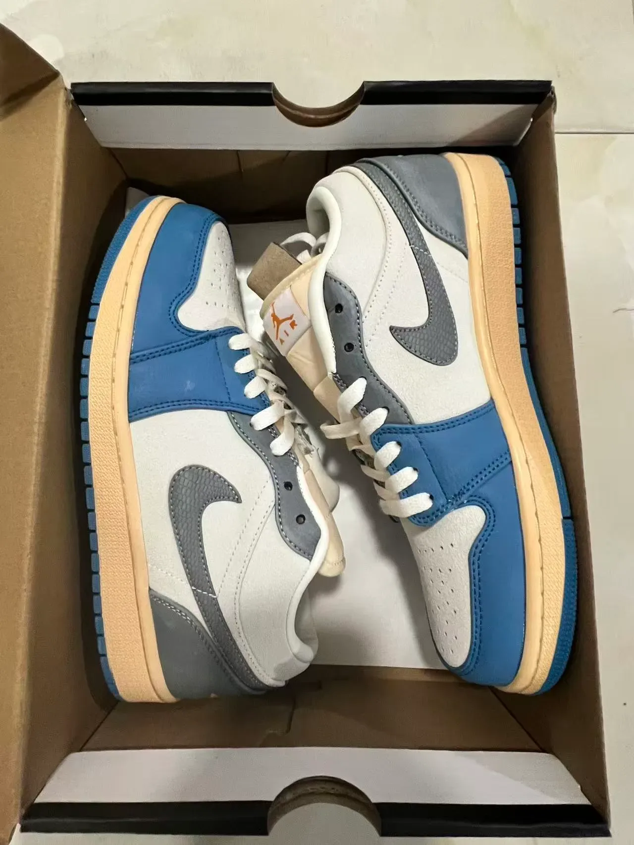 Nike Air Jordan 1 Low Gris Azul Crema Zapatillas Lifestyle 9