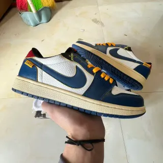 Nike Air Jordan 1 Low Navy White Cream 篮球鞋