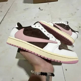 Nike Air Jordan 1 Low وردي بني كريمي لايف ستايل سنيكرز
